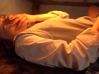 Pt2 secretly mischief na the unprotected spodný telo v the kotatsu